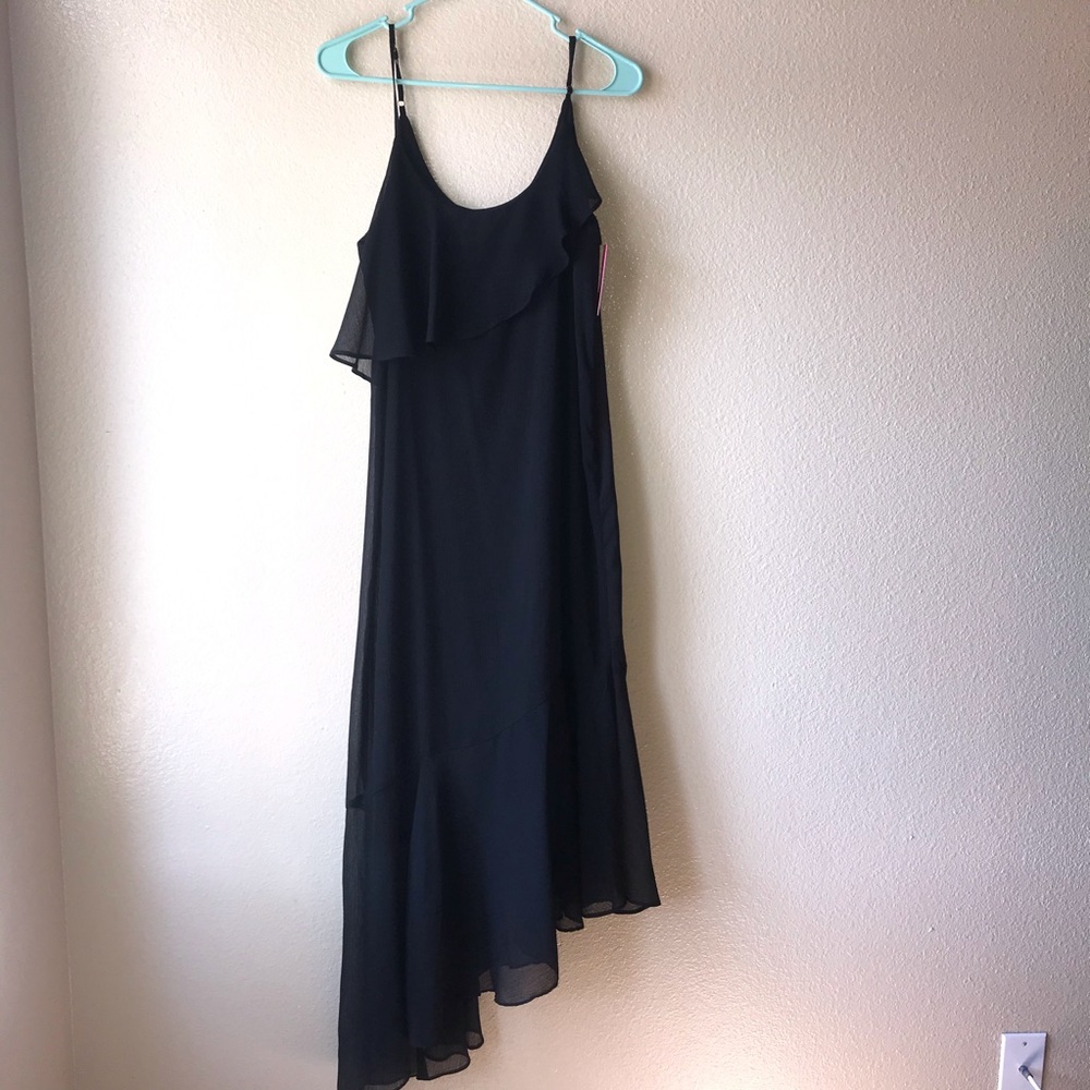 Xhilaration black asymmetrical dress with liner